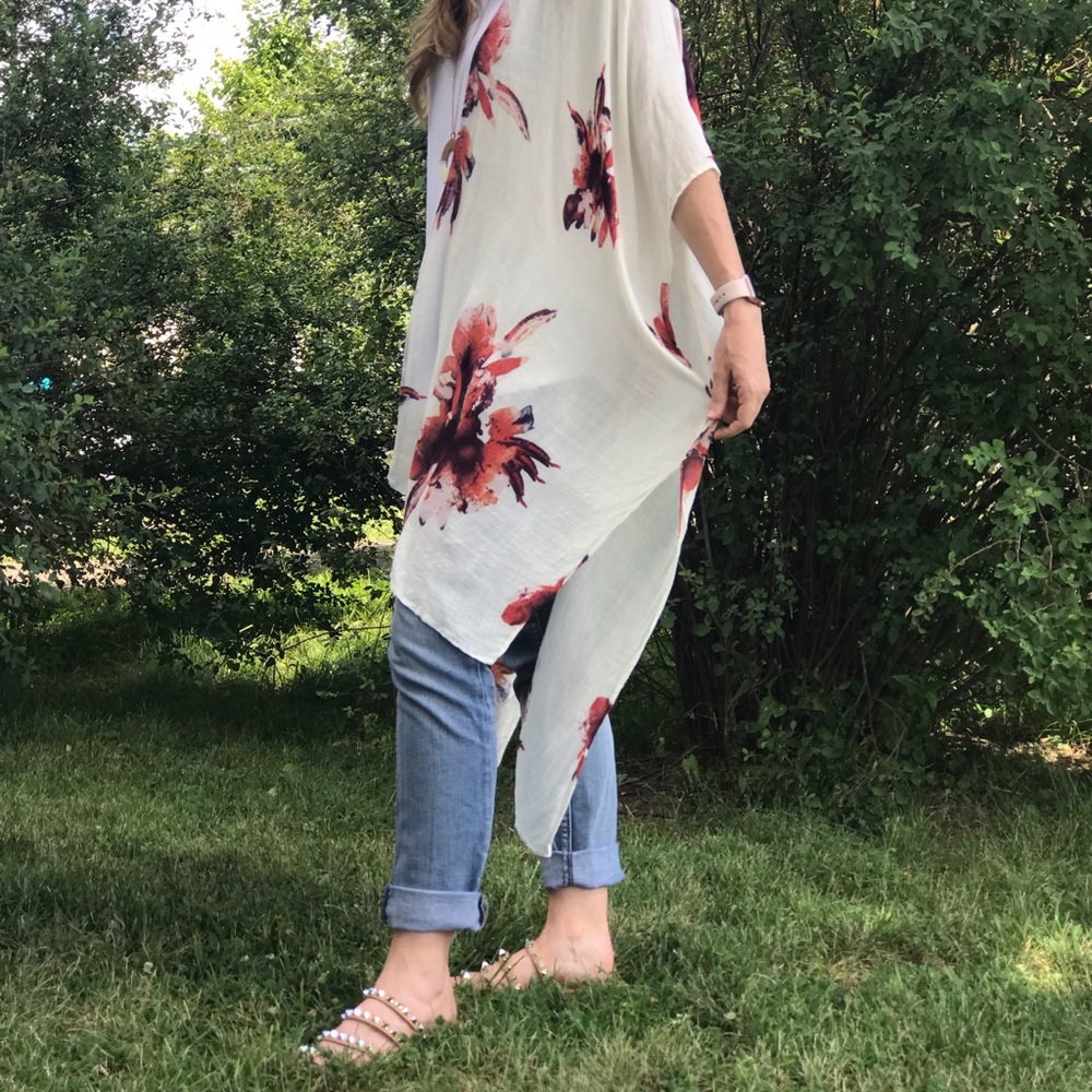 White Floral Cape Kimono - Picture 2 of 7